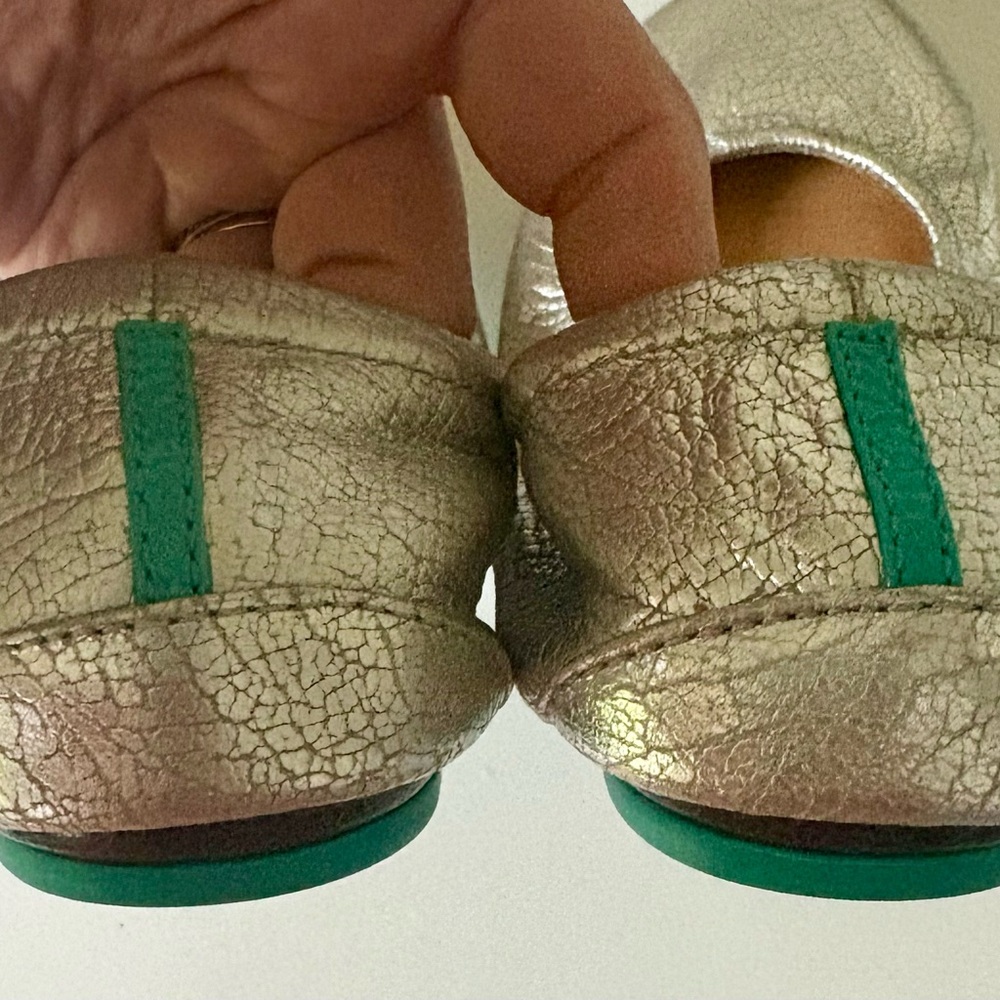 Tieks Silver Screen Ballet Flats Size 8 Excellent Condition - Picture 7 of 9